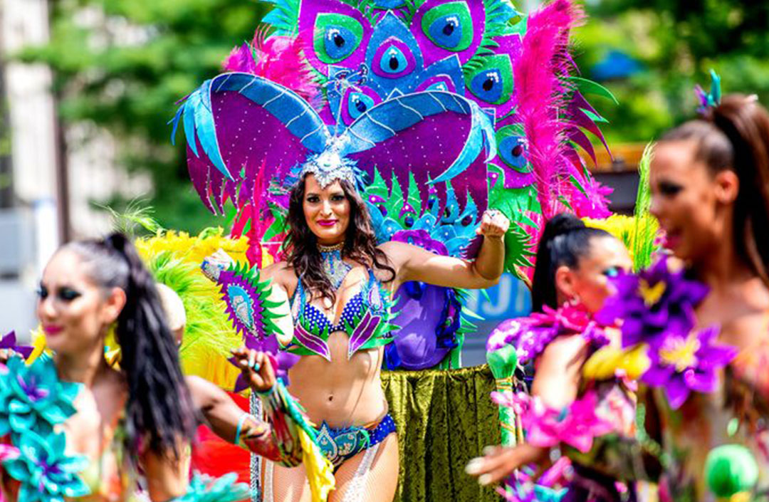 Deelnemers aan het Zomercarnaval in Rotterdam
